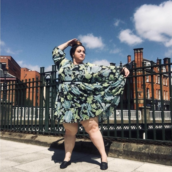 Meet your Posher, R - Picture 2 of 10